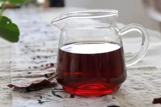 黑茶調(diào)理婦科病，女人喝黑茶好處太多了！