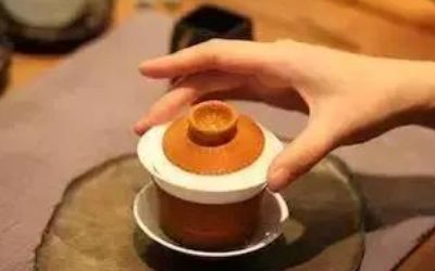 三才蓋碗的正確拿法，三才蓋碗抓碗法圖解