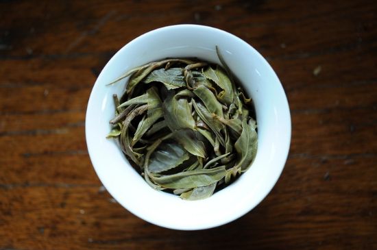 干吃茶葉致癌嗎，長(zhǎng)期吃干茶葉的危害