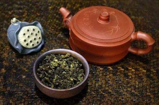 泡大紅袍、肉桂和水仙可以用一個紫砂壺嗎，可以摻一起沖泡么？