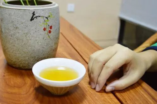女人喝茶要行扣茶禮嗎，叩茶禮女士能用嗎？