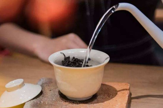 牛欄坑肉桂需不需要洗茶，武夷巖茶肉桂需要洗茶嗎？