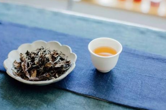 福鼎白茶能長時間悶泡嗎，老白茶可以悶著喝嗎？