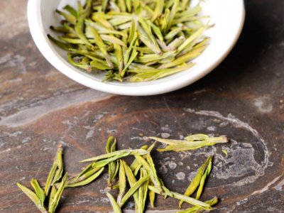 白茶品質如何區(qū)分，白茶的優(yōu)劣質量辨別方法