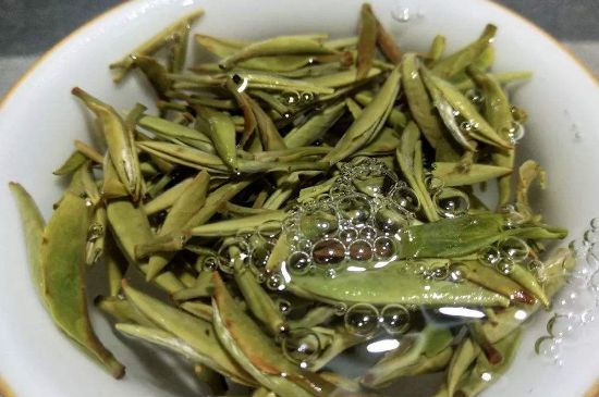 老茶和新茶哪個好，老茶好喝還是新茶好喝