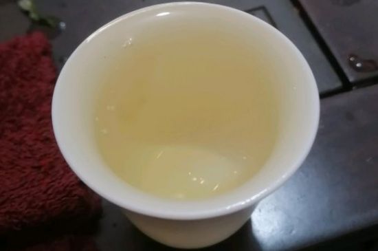 春茶上市白茶的好壞怎么區(qū)分，春白茶怎么分辨好不好？