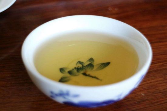 茉莉香精茶的鑒別方法，茉莉茶加香精怎樣識別？