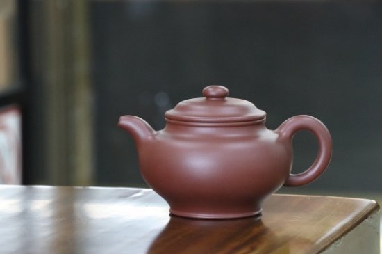 剛買的紫砂壺要怎么開壺養(yǎng)壺，<a href=http://www.hougheng.com/chaju/zisha/ target=_blank class=infotextkey>紫砂壺開壺</a>與養(yǎng)壺的方式方法
