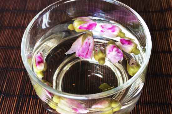 玫瑰花和茉莉茶一起泡有什么作用，玫瑰茉莉花茶的功效