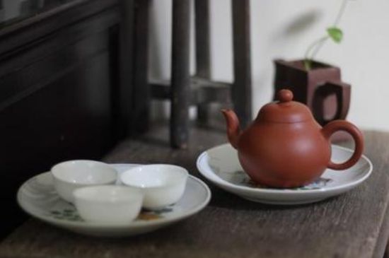 本山綠泥壺適合沖泡什么茶，紫砂壺本山綠最適合什么茶？