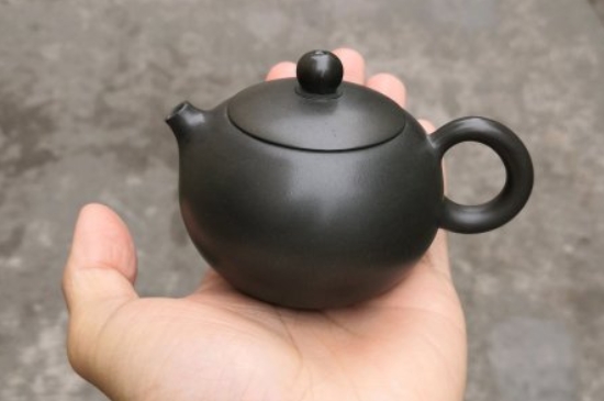 泡茶用坭興陶和紫砂壺哪個好，紫砂壺比坭興陶壺好嗎？