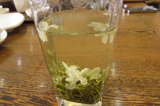 茉莉茶葉的功效與禁忌，什么人不適合喝茉莉花茶？