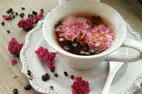 玫瑰花的最佳搭配，喝玫瑰花茶搭配什么喝好？