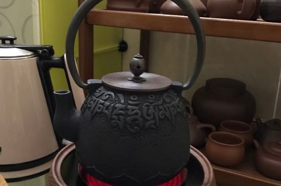 鐵壺生銹燒的水有害嗎，鐵壺內(nèi)壁生銹怎么辦
