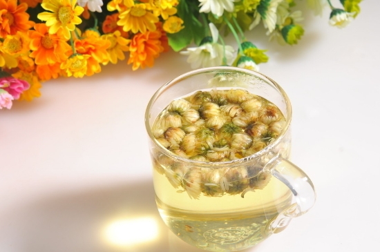 喝菊花茶有什么效果，女人長期喝菊花茶好嗎？