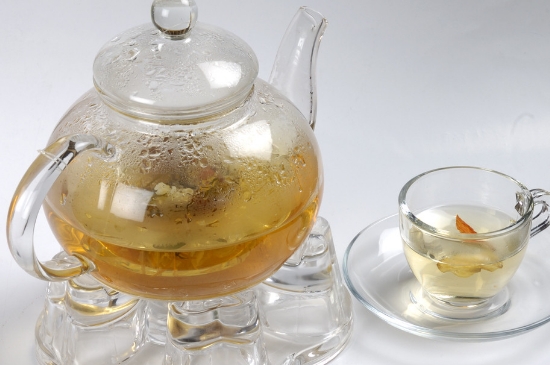 經(jīng)常菊花泡水好嗎，喝菊花茶有什么好處？