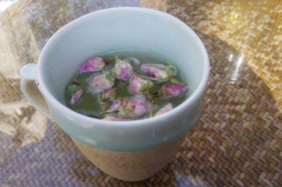 玫瑰花泡茶祛斑要多久見效，喝玫瑰花茶多久能祛斑？