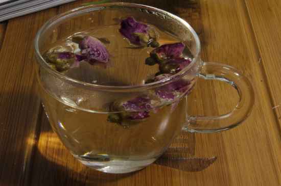 玫瑰花和茉莉茶一起泡有什么作用，玫瑰茉莉花茶的功效