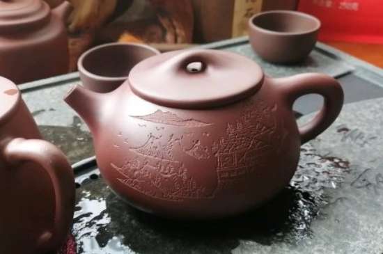 紫砂開壺和不開壺的區(qū)別，<a href=http://www.hougheng.com/chaju/zisha/ target=_blank class=infotextkey>紫砂壺開壺</a>的正確方法及開壺建議