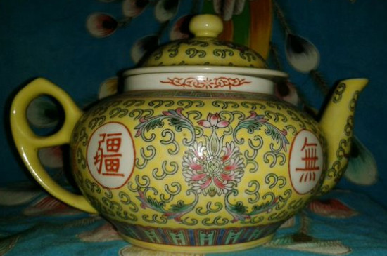 瓷壺適合泡什么茶，瓷器茶具喝什么茶好