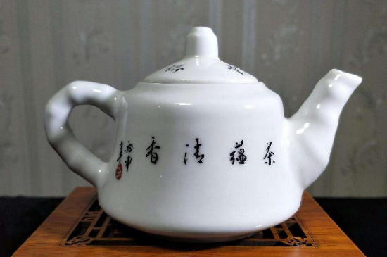 瓷壺適合泡什么茶，瓷器茶具喝什么茶好