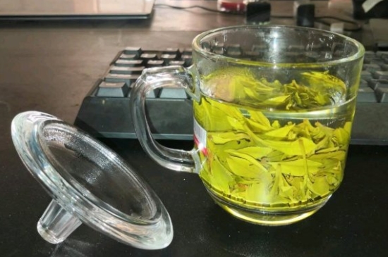 常見的七大材質(zhì)的茶具優(yōu)缺點(diǎn)，用什么材質(zhì)的茶具泡茶最好？