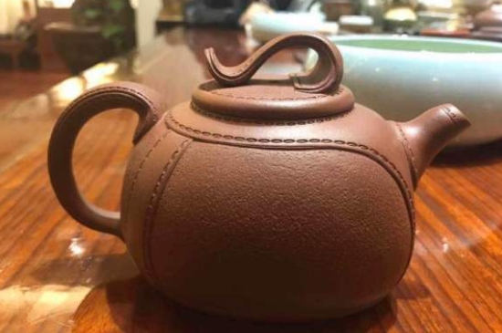 泡茶用坭興陶和紫砂壺哪個好，紫砂壺比坭興陶壺好嗎？