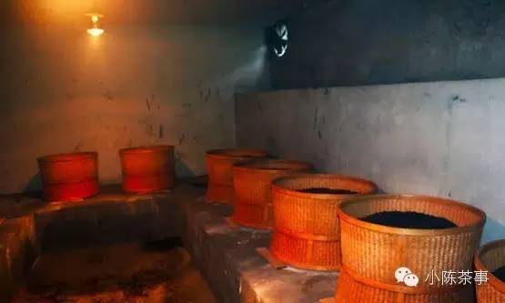 怎樣炭焙巖茶？揭秘武夷巖茶的炭焙技藝