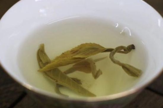 茉莉龍珠泡開后為什么都是梗，茉莉龍珠泡開后什么樣？
