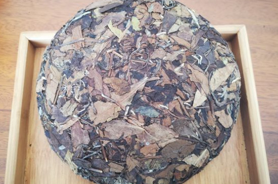 新舊白茶怎么區(qū)分，怎么分辨白茶是新還是舊