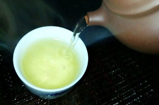 一天什么時候喝黑茶最好，喝黑茶一天最佳時間和季節(jié)