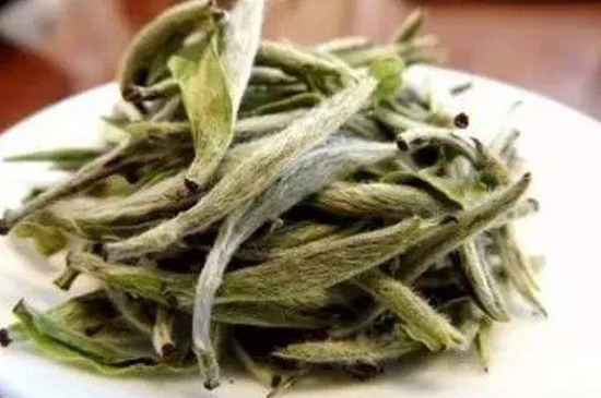 白茶三年為藥七年為寶的原理，為什么說(shuō)一年茶三年藥七年寶？