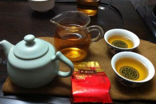 肉桂茶和大紅袍哪個貴，武夷山肉桂與大紅袍的價格比較