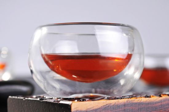 紅茶放置10年還能喝嗎，多年過期紅茶居然還能喝？