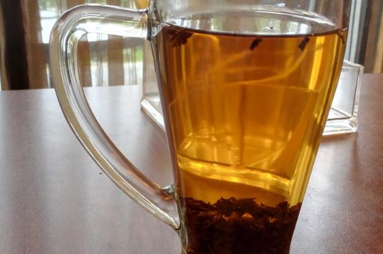 紅茶放置10年還能喝嗎，多年過期紅茶居然還能喝？