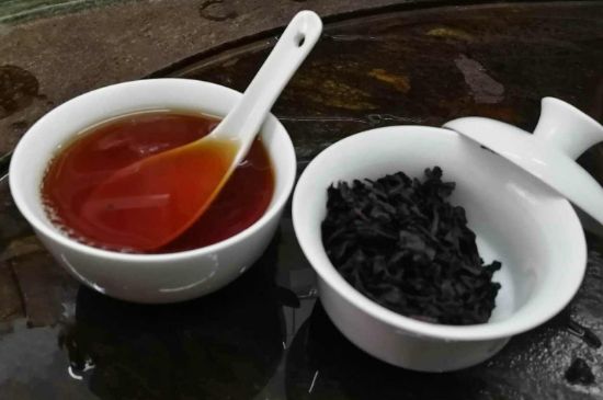 肉桂茶和大紅袍哪個貴，武夷山肉桂與大紅袍的價格比較