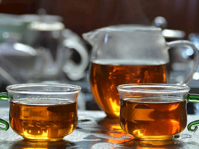 紅茶和綠茶的區(qū)別，常喝紅茶好還是綠茶好？