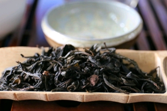 長(zhǎng)期喝巖茶會(huì)上火嗎？巖茶這樣喝了容易上火！