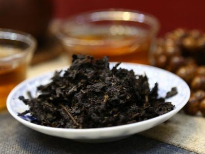 黑茶的功效與作用，長期喝黑茶有什么功效？