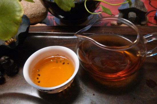 正山小種對(duì)胃好嗎，正山小種養(yǎng)胃還是傷胃