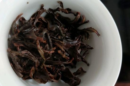 正山小種喝起來苦澀有點(diǎn)酸對嗎，正山小種發(fā)酸有害嗎