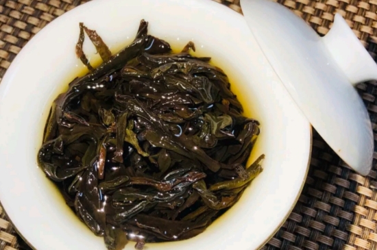 長(zhǎng)期喝巖茶會(huì)上火嗎？巖茶這樣喝了容易上火！