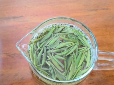 竹葉青和毛尖的區(qū)別，竹葉青和信陽毛尖哪個(gè)好？