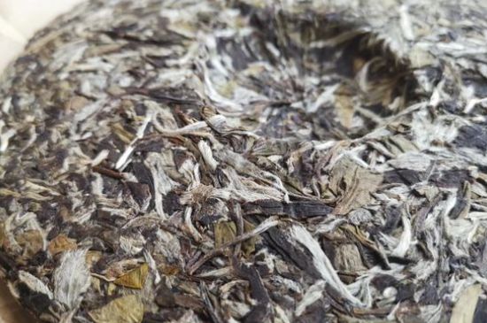 7年壽眉和2年白牡丹哪個好，老白茶壽眉與白牡丹的口感區(qū)別