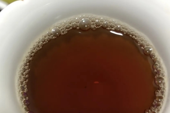 老白茶上火還是去火？夏季喝煮的老白茶會容易上火！