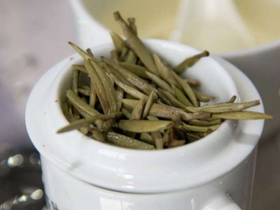 白茶煮好還是泡好喝，老白茶是泡還是煮？